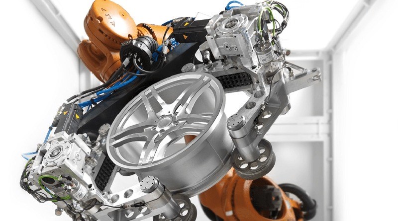 Robot kiểm tra tia X của bánh xe ô tô đúc