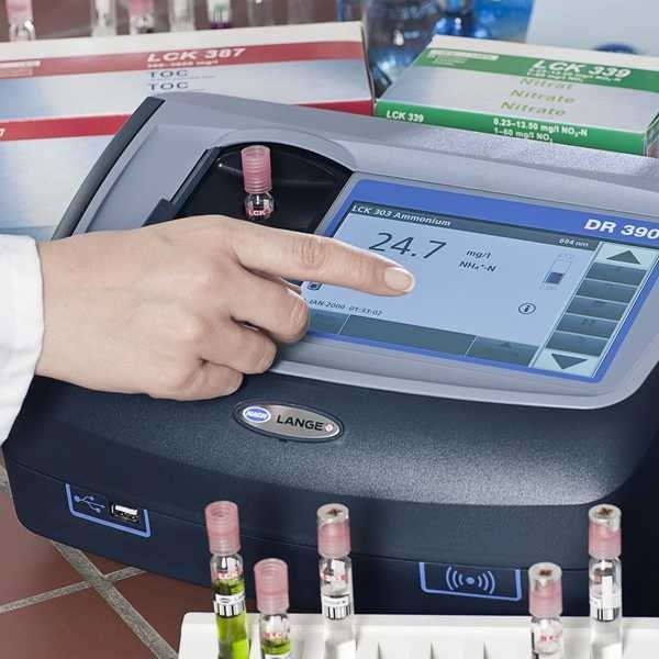 Máy đo quang phổ UV VIS là gì? Nguyên lý hoạt động